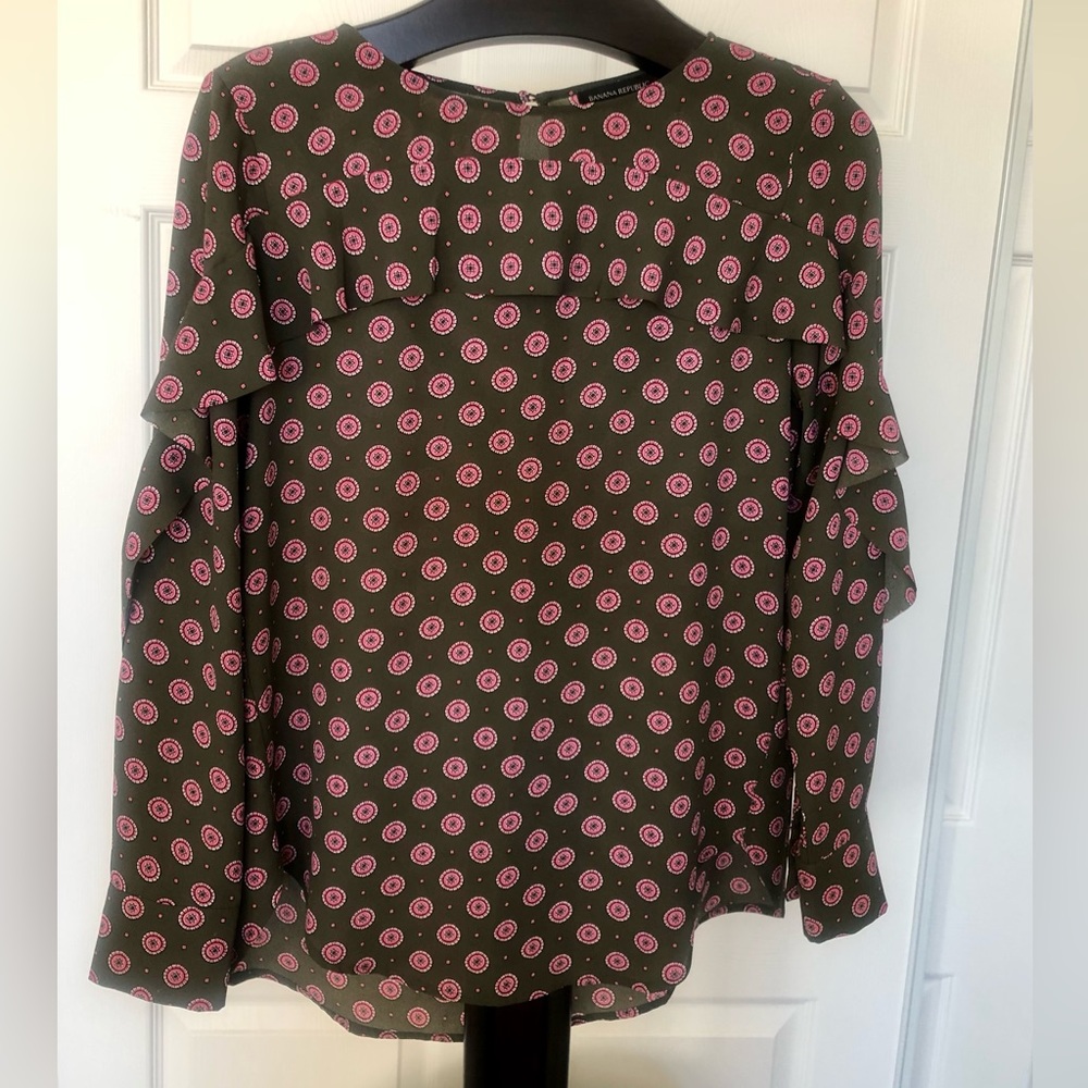 Blouse, long sleeve, Banana Republic, size small.